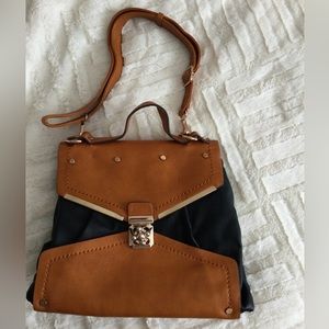 Melie Bianco tan and black crossbody  purse adorable closure